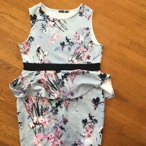 Boohoo sleeveless floral peplum dress - plus size